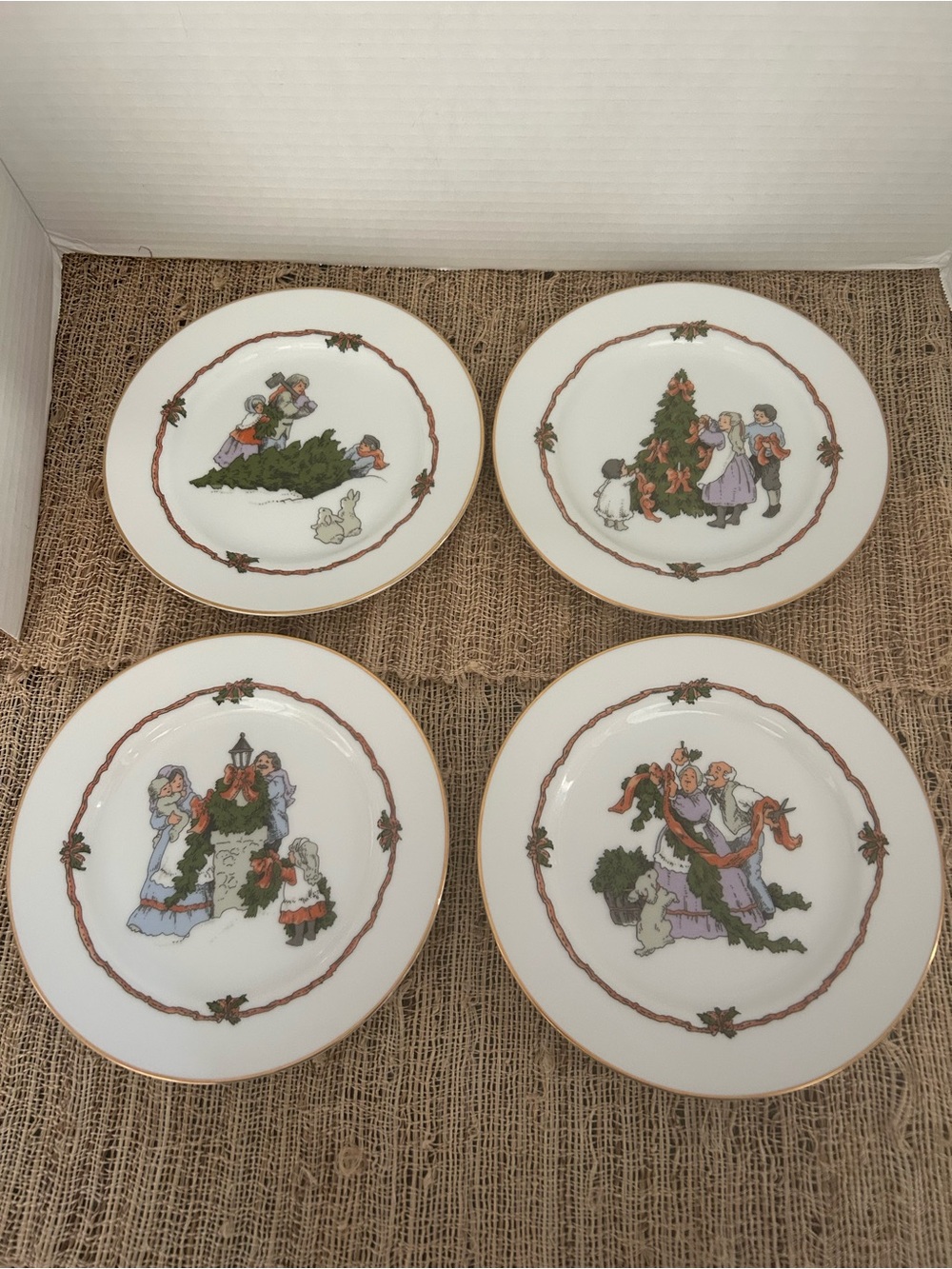 Fitz and Floyd Vintage Deck The Halls 7 1/2" Christmas Plates. Set Of 4. Vintage
